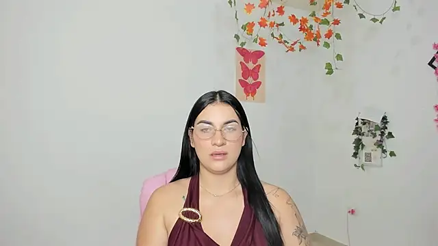 Emic  online show from March 3, 2:45 pm