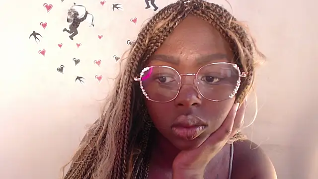  Zooee online show from June 26, 4:00 pm