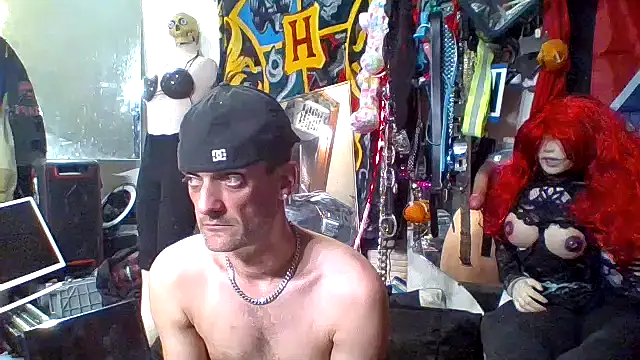 Snapshot of slinginbigD chatting on November 1, 8:49 am slinginbigD online show from November 1, 8:49 am