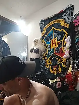 Snapshot of slinginbigD chatting on November 3, 7:37 pm slinginbigD online show from November 3, 7:37 pm