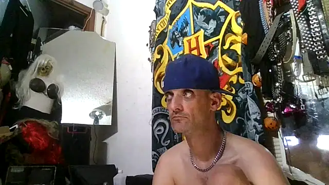 Snapshot of slinginbigD chatting on November 23, 5:51 am slinginbigD online show from November 23, 5:51 am