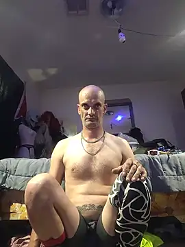 Snapshot of slinginbigD chatting on July 4, 7:53 pm slinginbigD online show from July 4, 7:53 pm