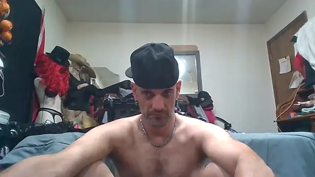 Snapshot of slinginbigD chatting on July 27, 2:51 am slinginbigD online show from July 27, 2:51 am