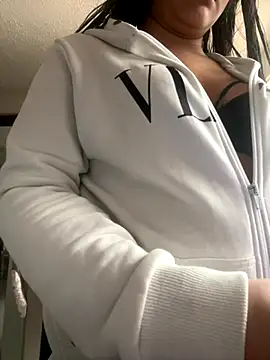 Snapshot of Little_Ivy chatting on November 22, 1:54 pm Little Ivy online show from November 22, 1:54 pm