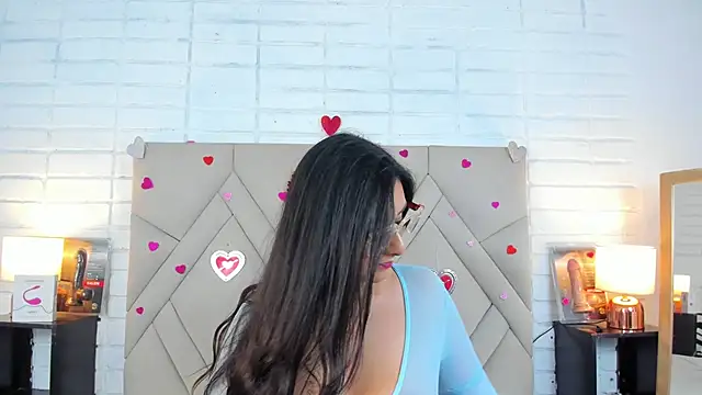 Isis Osman online show from February 28, 8:28 pm