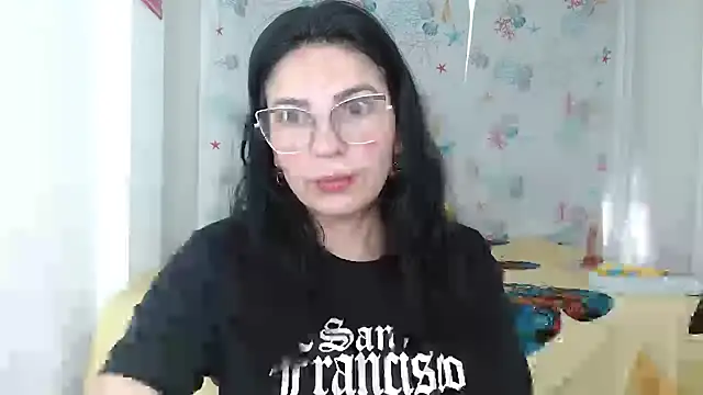 Snapshot of anybellucci43 chatting on December 20, 6:45 pm anybellucci43 online show from December 20, 6:45 pm