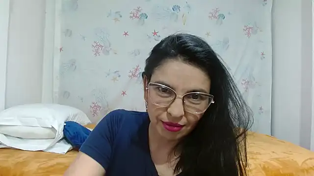 Snapshot of anybellucci43 chatting on March 8, 4:01 am anybellucci43 online show from March 8, 4:01 am