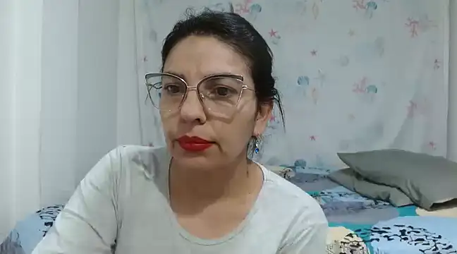 Snapshot of anybellucci43 chatting on March 22, 4:03 am anybellucci43 online show from March 22, 4:03 am