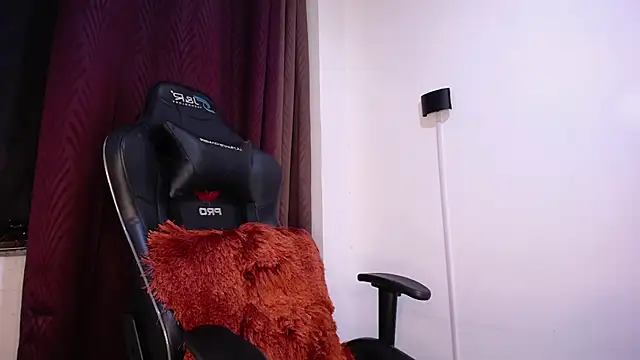 janna isa online show from March 6, 6:26 pm