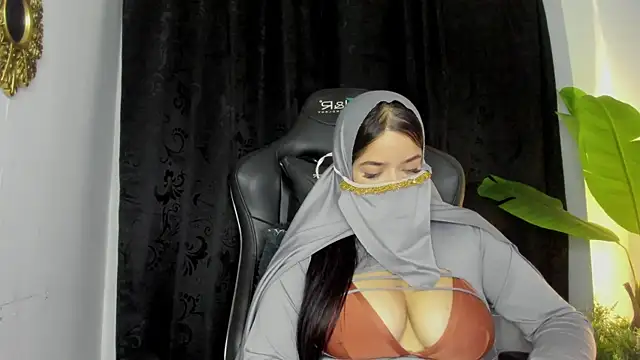 janna isa online show from June 10, 11:13 pm
