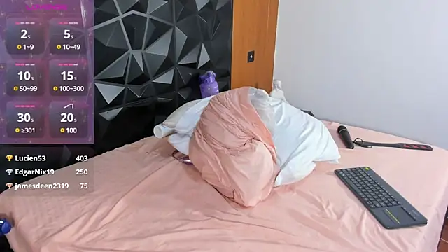 Wendy Marchall online show from February 12, 1:09 am