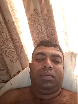Snapshot of sharmil125 chatting on December 3, 1:35 am sharmil125 online show from December 3, 1:35 am