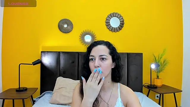 Snapshot of Linda_Insatiable chatting on February 13, 1:29 am Linda Insatiable online show from February 13, 1:29 am