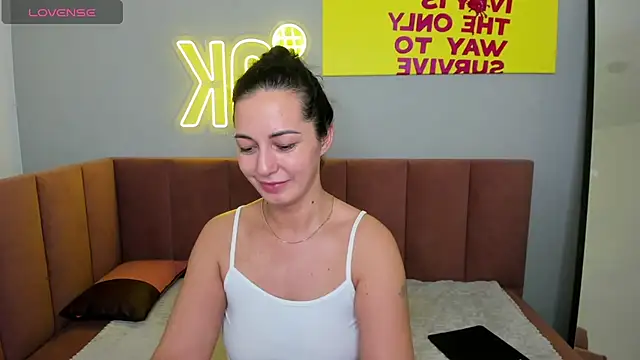 Snapshot of Linda_Insatiable chatting on March 21, 4:39 am Linda Insatiable online show from March 21, 4:39 am