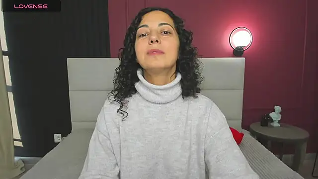 Snapshot of Linda_Insatiable chatting on September 15, 12:43 am Linda Insatiable online show from September 15, 12:43 am