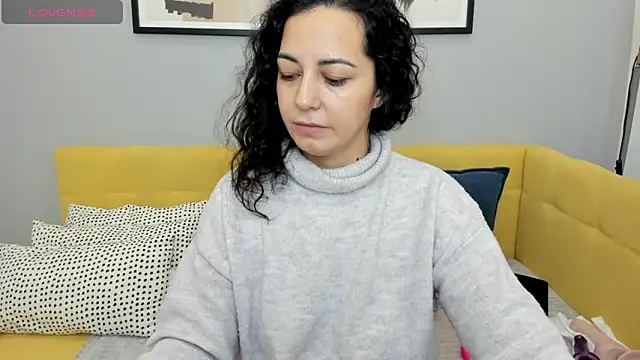 Snapshot of Linda_Insatiable chatting on November 15, 1:36 am Linda Insatiable online show from November 15, 1:36 am