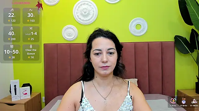 Snapshot of Linda_Insatiable chatting on February 1, 1:26 am Linda Insatiable online show from February 1, 1:26 am