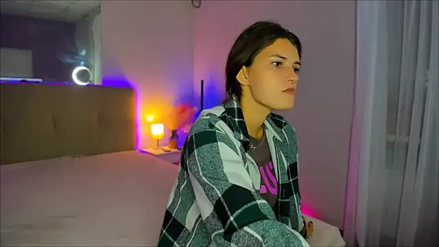 Laura Leee online show from September 23, 5:32 am