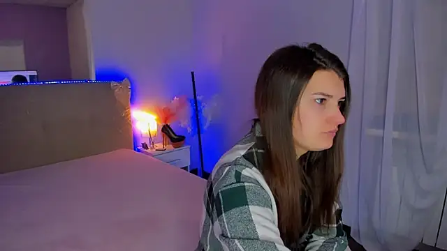 Laura Leee online show from February 11, 6:07 am