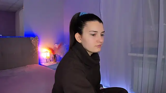 Laura Leee online show from February 20, 6:26 am