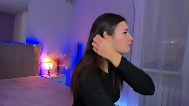 Laura Leee online show from March 12, 5:57 am