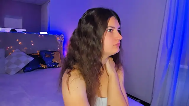 Laura Leee online show from June 7, 5:33 am