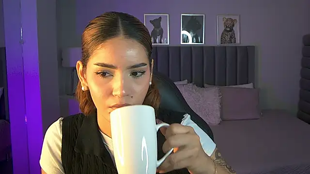 Snapshot of Madie__collins chatting on May 6, 11:59 am Madie collins online show from May 6, 11:59 am