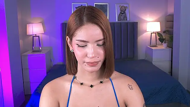 Snapshot of Madie__collins chatting on May 19, 12:22 pm Madie collins online show from May 19, 12:22 pm