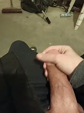 Snapshot of casper0303 chatting on December 28, 12:47 am casper0303 online show from December 28, 12:47 am