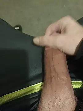 Snapshot of casper0303 chatting on February 6, 10:43 pm casper0303 online show from February 6, 10:43 pm