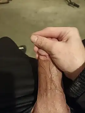 Snapshot of casper0303 chatting on February 16, 9:05 pm casper0303 online show from February 16, 9:05 pm