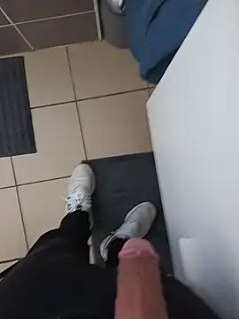 Snapshot of casper0303 chatting on February 17, 10:36 pm casper0303 online show from February 17, 10:36 pm