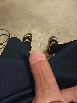 Snapshot of casper0303 chatting on March 21, 10:06 pm casper0303 online show from March 21, 10:06 pm