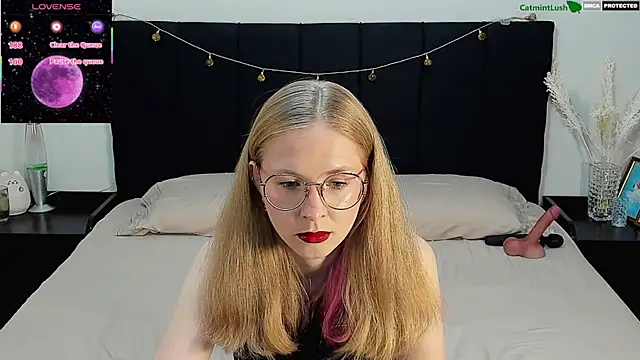 Snapshot of CatmintLush chatting on June 30, 11:39 pm CatmintLush online show from June 30, 11:39 pm