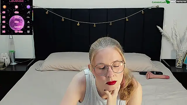 Snapshot of CatmintLush chatting on July 14, 11:43 pm CatmintLush online show from July 14, 11:43 pm