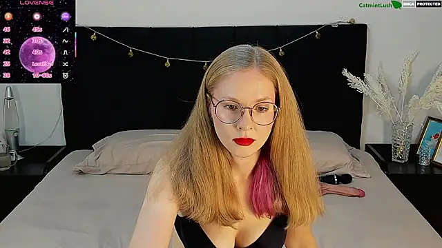 Snapshot of CatmintLush chatting on July 28, 11:37 pm CatmintLush online show from July 28, 11:37 pm