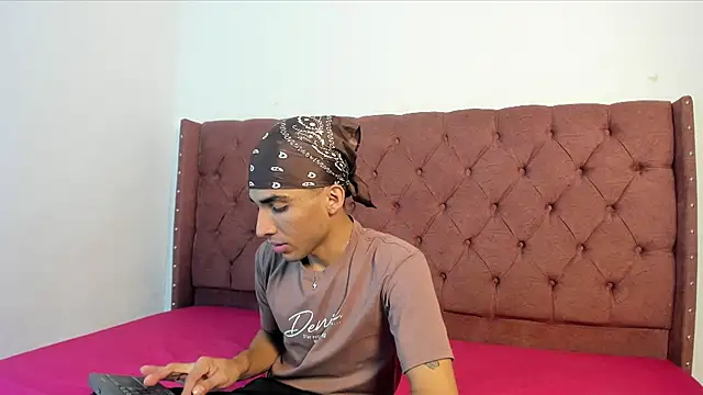 jony honey online show from December 2, 1:05 pm