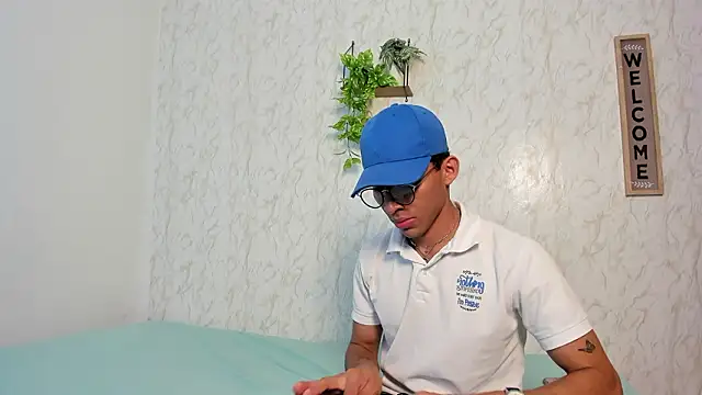 jony honey online show from March 5, 11:39 am