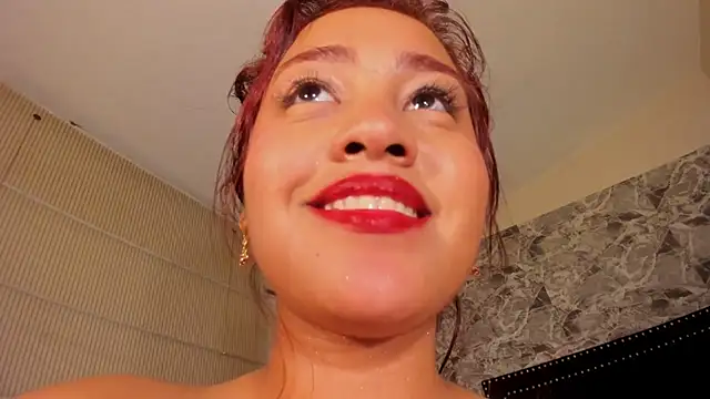 Snapshot of Estrella05_ chatting on December 21, 11:22 am Estrella05 online show from December 21, 11:22 am