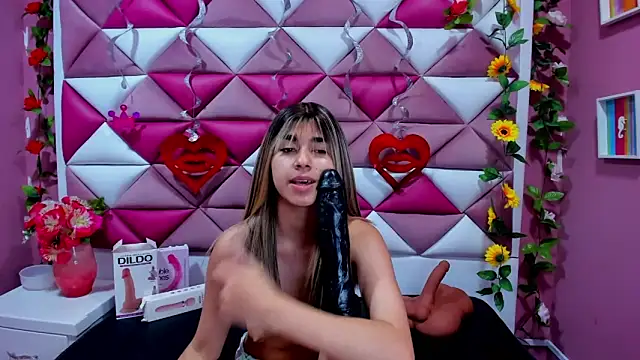 Snapshot of NahomiConnor_ chatting on March 11, 7:03 pm NahomiConnor online show from March 11, 7:03 pm