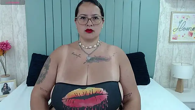 Snapshot of KarllaWalker chatting on February 3, 12:47 pm KarllaWalker online show from February 3, 12:47 pm