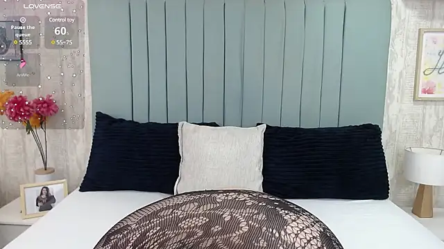 Snapshot of KarllaWalker chatting on February 7, 12:28 pm KarllaWalker online show from February 7, 12:28 pm