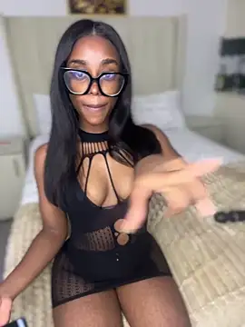 Snapshot of BhadBhad_Kitty chatting on March 11, 7:36 pm BhadBhad Kitty online show from March 11, 7:36 pm