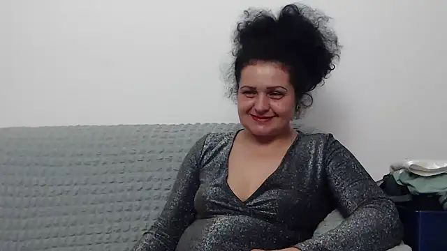 Snapshot of MilfValerie chatting on January 30, 8:10 pm MilfValerie online show from January 30, 8:10 pm