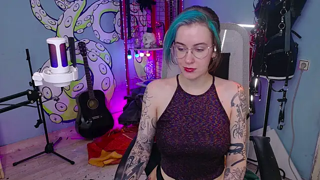 Snapshot of Cumpotik_Eve chatting on June 14, 5:53 am Cumpotik Eve online show from June 14, 5:53 am