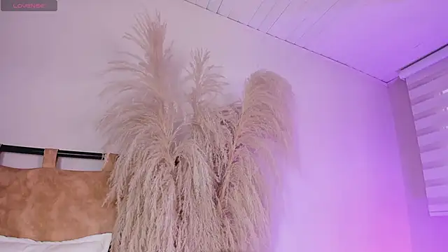 ariana rosse   online show from January 21, 3:43 pm