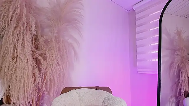 ariana rosse   online show from February 4, 3:36 pm