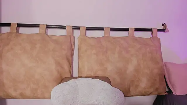 ariana rosse   online show from February 8, 6:44 pm