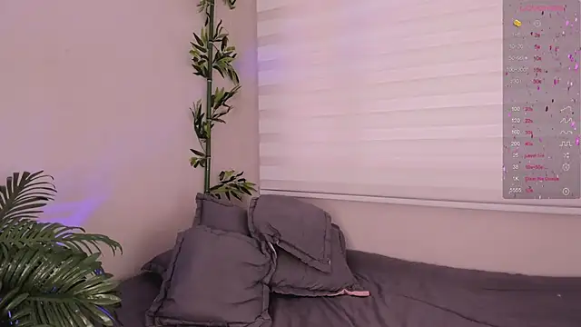 ariana rosse   online show from February 28, 4:20 pm