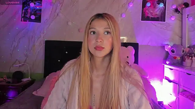 ariana rosse   online show from October 2, 10:44 am